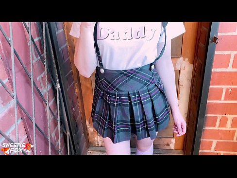 ❤️ Schoolgirl sucks a Dick go domhain agus fucks ionad ranganna. Sluts linn ❌️