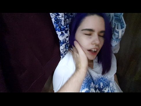❤️ Aimsíodh mo SIS sa closet agus chabhraigh sí cum Sluts linn ❌️